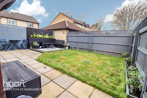 8 Archer Close, Swindon, SN2 7XH