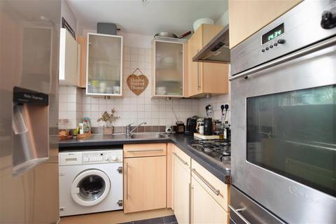 13 Hill View, Whyteleafe, CR3 0HE