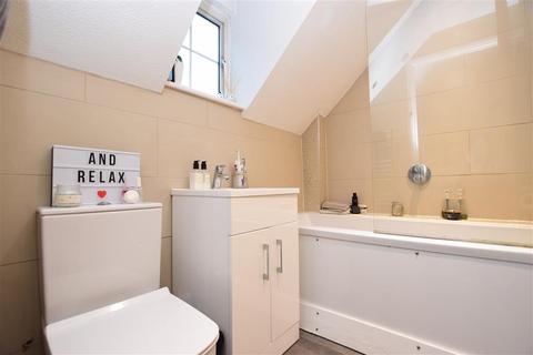 13 Hill View, Whyteleafe, CR3 0HE