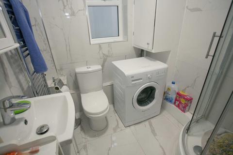 1 bedroom flat to rent, Kingsland Road, Dalston, London, E8
