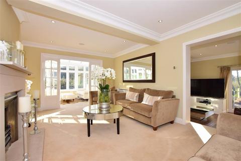 Edbury Mount End, Theydon Mount, Epping, CM16 7PS