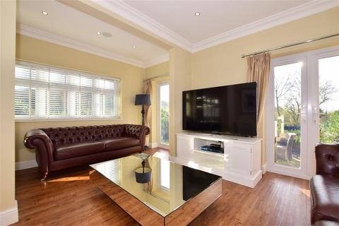 Edbury Mount End, Theydon Mount, Epping, CM16 7PS