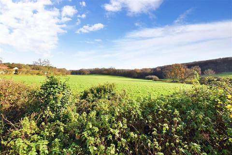 Edbury Mount End, Theydon Mount, Epping, CM16 7PS