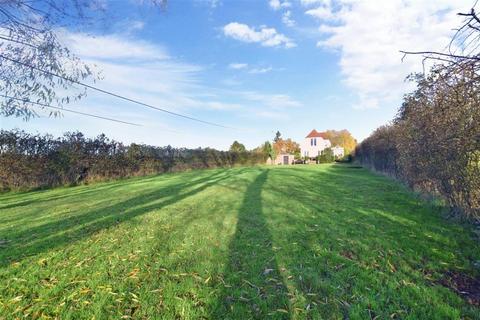 Edbury Mount End, Theydon Mount, Epping, CM16 7PS