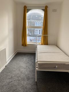 2 bedroom flat to rent, Flat B - 203 Seven Sisters Road, London N4