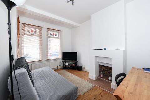 27 Ingatestone Road, London, SE25 4LG