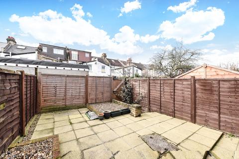 27 Ingatestone Road, London, SE25 4LG