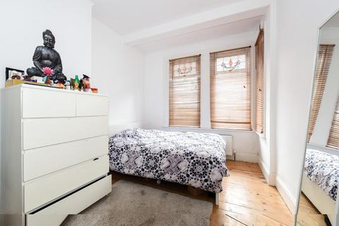 27 Ingatestone Road, London, SE25 4LG