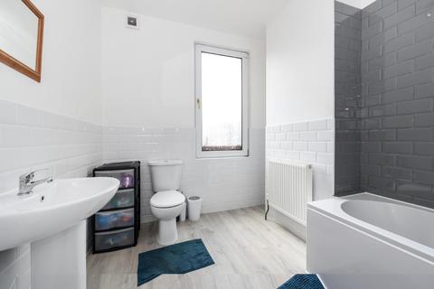 27 Ingatestone Road, London, SE25 4LG