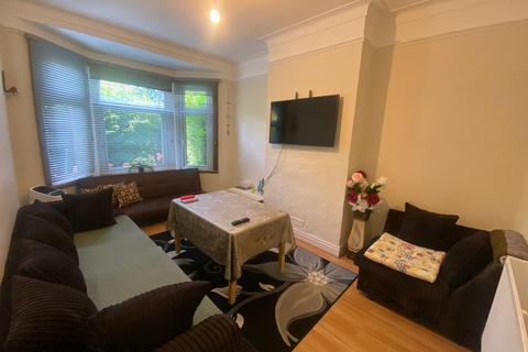 3 bedroom terraced house to rent, Dunbar Road, N22