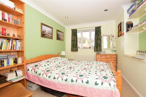 94 Colonel Stephens Way, Tenterden, TN30 6EZ
