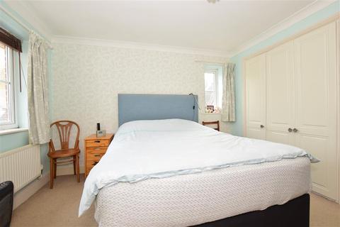 94 Colonel Stephens Way, Tenterden, TN30 6EZ
