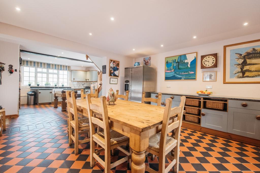 Kitchen/Breakfast Rm