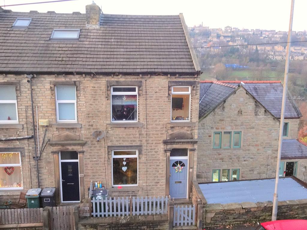 714 Manchester Road, Linthwaite... 3 bed end of terrace house £110,000