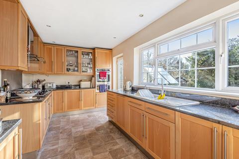 16 Heatherbank, Chislehurst, BR7 5RE