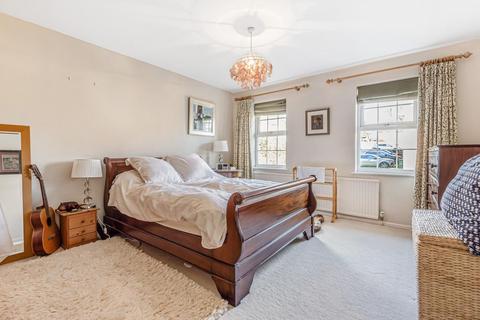 16 Heatherbank, Chislehurst, BR7 5RE