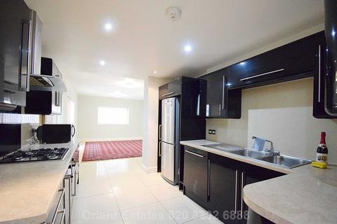 4 bedroom semi-detached house to rent, Sevington Road, London
