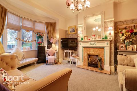 35 Cavendish Gardens, Westcliff-on-sea, SS0 9XR