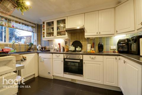 35 Cavendish Gardens, Westcliff-on-sea, SS0 9XR