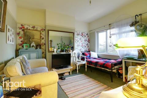 35 Cavendish Gardens, Westcliff-on-sea, SS0 9XR