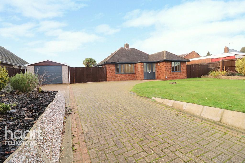 Grange Road, Felixstowe 3 bed detached bungalow £395,000