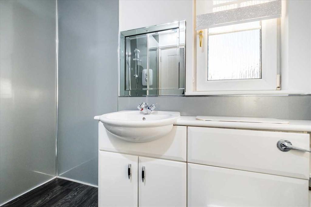 Shower Room (2)