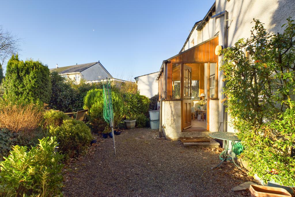 Rear garden area