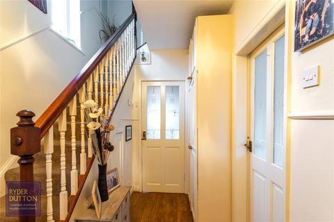 30 Whitegate Road, Chadderton, Oldham, OL9 9PW