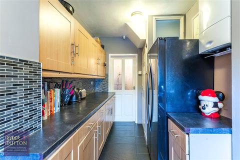 30 Whitegate Road, Chadderton, Oldham, OL9 9PW