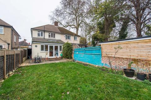 144 Culvers Avenue, Carshalton, SM5 2BD