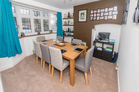 144 Culvers Avenue, Carshalton, SM5 2BD