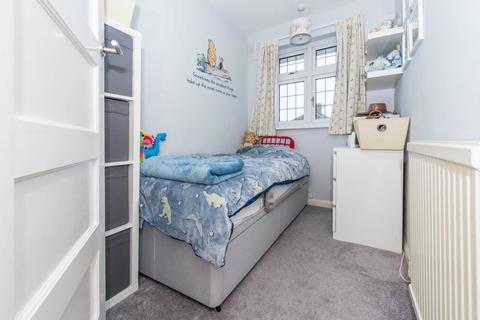 144 Culvers Avenue, Carshalton, SM5 2BD