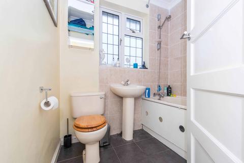 144 Culvers Avenue, Carshalton, SM5 2BD
