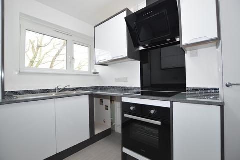 39 Strongbow Crescent, Eltham, London, SE9 1DN