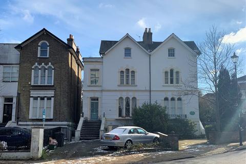 22a The Waldrons, Croydon, CR0 4HB