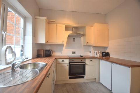 2 bedroom end of terrace house to rent, Raglan Place, Burnopfield, NE16