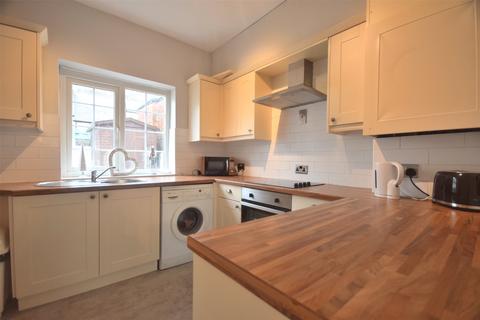 2 bedroom end of terrace house to rent, Raglan Place, Burnopfield, NE16