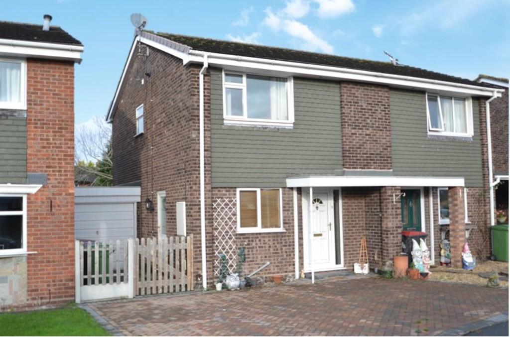 Stretton Avenue, Newport 3 bed semidetached house £180,000