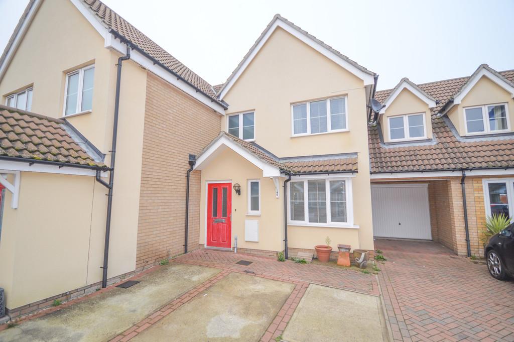 Williamsburg Avenue, Harwich, CO12 4FE 3 bed terraced house £215,000