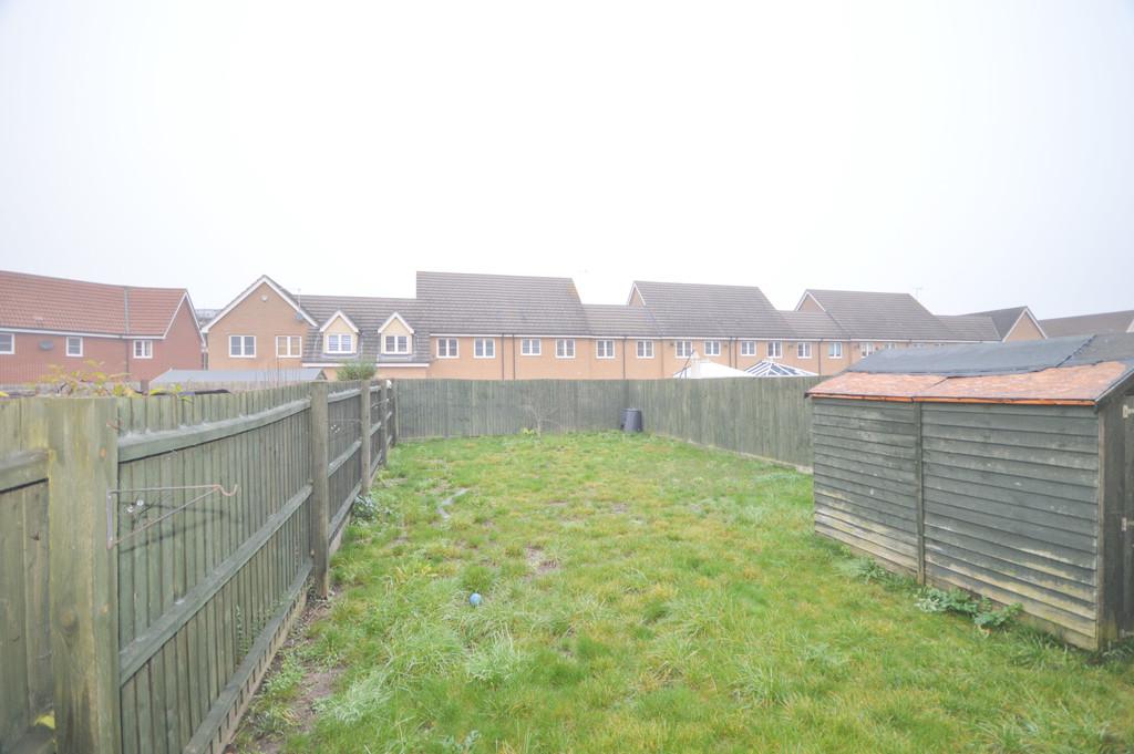 Williamsburg Avenue, Harwich, CO12 4FE 3 bed terraced house £215,000