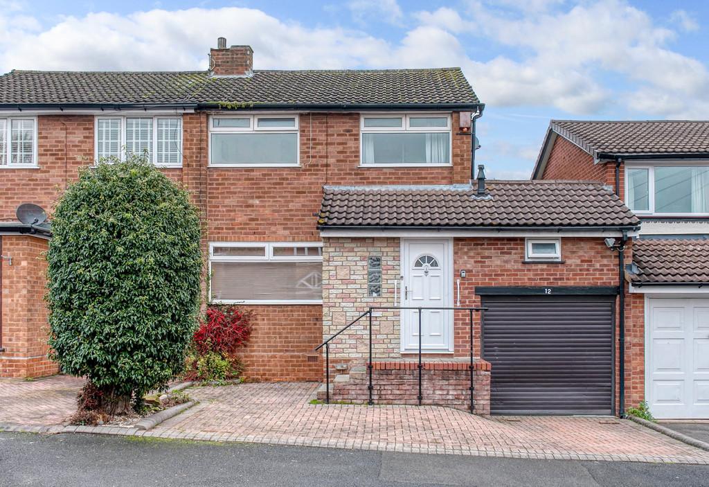 Elm Grove, Norton, Bromsgrove, B61 0EH 3 bed semidetached house £180,000