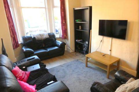 6 bedroom terraced house to rent, Lausanne Road, Withington, Manchester