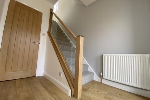 66 Vicarage Road, Grenoside, Sheffield, S35 8RG