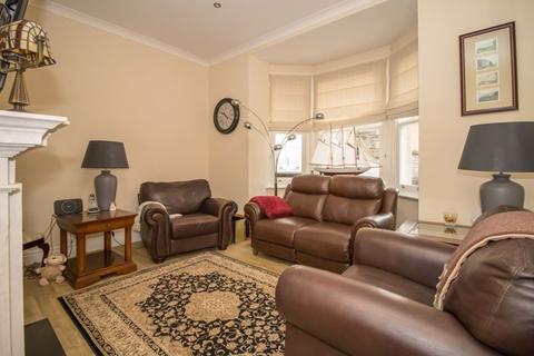 3 Balmoral Quays, Penarth, CF64 3NS