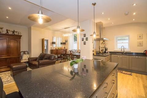 3 Balmoral Quays, Penarth, CF64 3NS