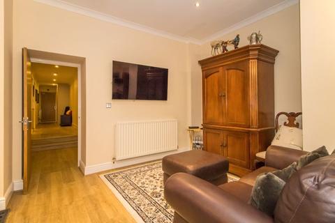 3 Balmoral Quays, Penarth, CF64 3NS