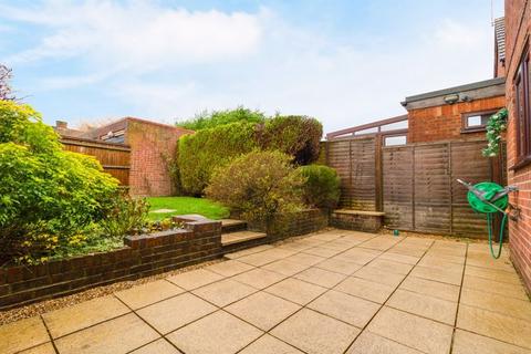 2, Willow Cottages Godstone Hill, Godstone, RH9 8AJ