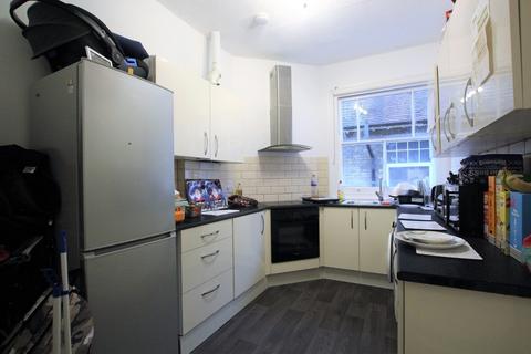 Flat D, 16 Mitcham Park, Mitcham, CR4 4EG