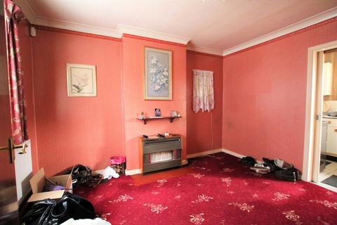 28 Toynbee Road, London, SW20 8SS