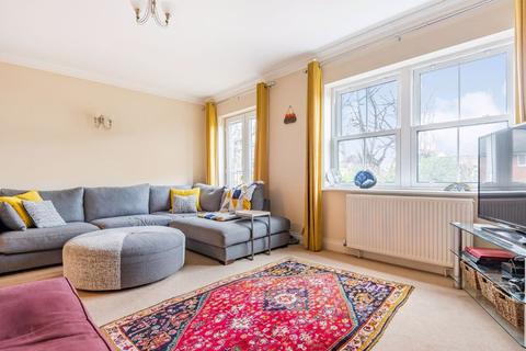 1 Wyndhurst Close, South Croydon, CR2 6EP